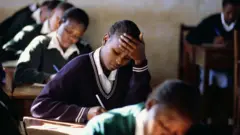 Àwọn akẹ́kọ̀ọ́ tó ń ṣe ìdánwò