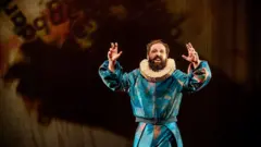 Gregorio Duvivier em cena