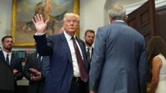Trump'tan ek gümrük vergileri: Türkiye'ye %15