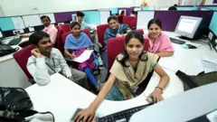 தொழிலாளர்கள்