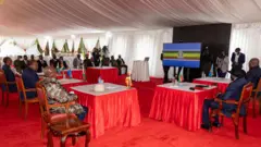 Abakuru b'ibihugu bo muri EAC bari mu nama i Nairobi ku itariki ya 20 y'ukwezi kwa gatandatu mu 2022 