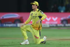 காயத்திலிருந்து குணமடைந்த டெவால் பிரெவிஸ் சூப்பர் கிங்ஸ் பிளேயிங் லெவனில் இடம்பெற்றிருக்கிறார். 