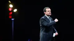 Альбин Курти на предвыборном митинге