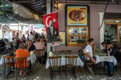 Yeni yılda yeni ticari uygulamalar geliyor: Restoranlara fiyat asma zorunluluğu, Airbnb düzenlemesi