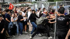 احتجاجات في مدينة إسطنبول التركية