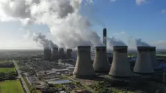 D﻿rax, İngiltere'nin en büyük elektrik santralini işletiyor ve ülkenin yenilenebilir enerjisinin yüzde 12'sini üretiyor. 