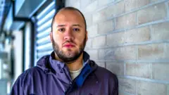  લ્યૂક ડેવિસ