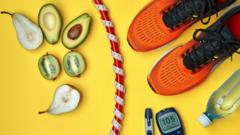میوه، کفش ورزشی، بطری آب و گلوکومتر