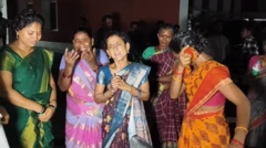 రోదిస్తున్న మహిళలు