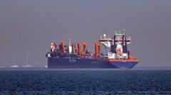 Los precios del petróleo suben después de que 3 buques fueran atacados cerca del estrecho de Ormuz