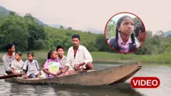 చిన్నారుల బోటు ప్రయాణం