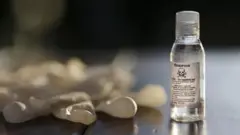 विषाची बाटली