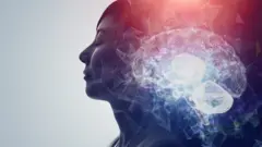 የአንዲት ሴት እና የአንጎል ምስል 