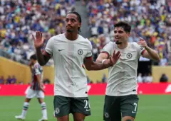 O jogador brasileiro João Pedro,