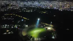 फ्लडलाइट जडान भएपछिको कीर्तिपुरस्थित क्रिकेट रङ्गशाला