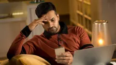 ஆப் மூலம் டிஜிட்டல் கடன் வாங்குகிறீர்களா? ஏமாறாமல் இருக்க இவற்றை தவறாமல் பின்பற்றுங்கள்