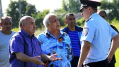 Цыгане и полицейский