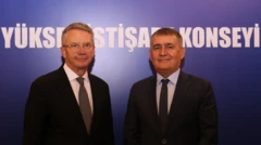TÜSİAD Yüksek İstişare Konseyi Başkanı Ömer Aras ve TÜSİAD Yönetim Kurulu Başkanı Orhan Turan