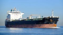 Amẹ́ríkà gbégi dínà Strait of Hormuz láti dí Iran lọ́wọ́ gbígbé epo gba ibẹ̀, China figbe ta pé ewu ń bẹ̀, bí owó epo ṣe wọ́n sí ní àgbáyé 