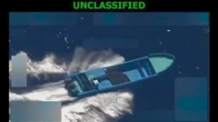 Imagen de la lancha azul que fue atacada en el Pacífico.