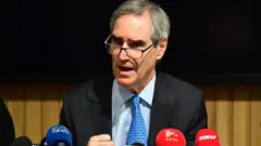 Ignatieff em coletiva de imprensa
