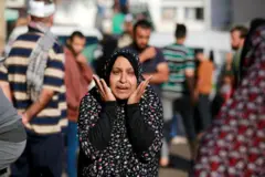 دخلت دبابات إسرائيلية مجمع الشفاء أكبر منشأة طبية في قطاع غزة واقتحم الجنود المباني المختلفة  