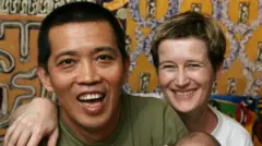  ویکی بومن فرستاده پیشین بریتانیا به میانمار و همسرش هتین لین