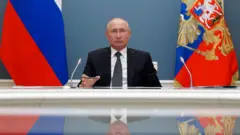 पुतिन हे बॉडी डबल वापरतात, अशी शंकाही अनेकांनी घेतली आहे.