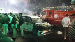 দিল্লির লাল কেল্লার কাছে গাড়িতে তীব্র বিস্ফোরণ, বহু হতাহত
