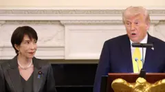 जापान की पीएम सनाय ताकाइची ने अमेरिका की यात्रा के दौरान व्हाइट हाउस में राष्ट्रपति डोनाल्ड ट्रंप से मुलाक़ात की