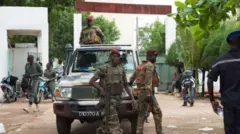 Des militaires maliens au camp de Kati