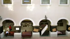 Frank foi enterrado dentro da Faculdade de Direito da USP, no Largo São Francisco