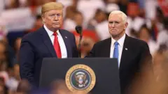 Doonald Tiraamp fi Maayik Peens