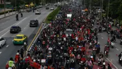 CAR MOB 29 AUG