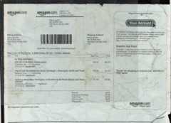 Recibo da Amazon de 2005 endereçado a Jeffrey Epstein referente a um pedido dos livros "SM 101: Uma Introdução Realista"; "SlaveCraft: Roteiros para Servidão Erótica - Princípios, Habilidades e Ferramentas"; "Treinamento com a Srta. Abernathy: Um Manual para Escravos Eróticos e seus Donos".