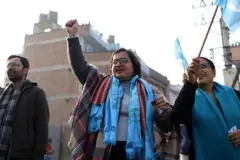 नेपाल चुनाव प्रचार करती एक उम्मीदवार