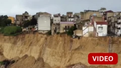 இத்தாலி: 4 கி.மீ. தூரத்துக்கு நிலச்சரிவு - முனையில் நிற்கும் வீடுகள்