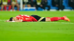 لاعب خط وسط الأهلي المصري إمام عاشور يتأسف على ضياع فرصة خلال مباراة بين فريقه ونادي باتشوكا المكسيكي، في 14 ديسمبر/كانون الأول 2024