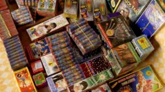 தீபாவளி: ஆன்லைனில் பட்டாசு விற்பதாக நடக்கும் மோசடி - தப்புவது எப்படி? 