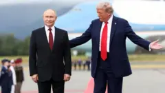 डोनाल्ड ट्रम्प आणि व्लादिमीर पुतिन अलास्कात भेटले
