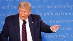 Trump e Biden trocaram diversas ofensas em debate caótico