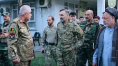 Маршал Дўстум ва генерал Нур