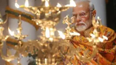 ਪ੍ਰਧਾਨ ਮੰਤਰੀ ਨਰਿੰਦਰ ਮੋਦੀ ਨੇ 22 ਜਨਵਰੀ ਨੂੰ ਅਯੁੱਧਿਆ ਵਿੱਚ ਬਣ ਰਹੇ ਰਾਮ ਮੰਦਰ ਵਿੱਚ ਰਾਮ ਲਲਾ ਦੀ ਮੂਰਤੀ ਦੀ ਪ੍ਰਾਣ ਪ੍ਰਤਿਸ਼ਠਾ ਕੀਤੀ