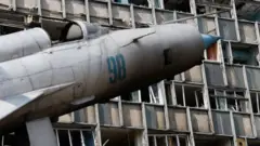 Винница, памятник старому МИГу