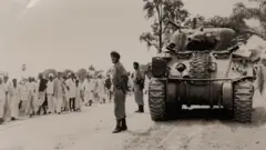 హైదరాబాద్ రాజ్యంలోకి యుద్ధ ట్యాంకులతో ప్రవేశించిన భారతీయ సైన్యం