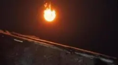 Sejumlah video berseliweran menunjukkan sebuah cahaya terang yang melintas cepat di langit di atas kota di pesisir utara Jawa Barat.