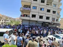 من الصور التي نشرها مستخدمو وسائل التواصل الاجتماعي لمظاهرات عين منين.