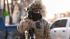 1月24日在明尼阿波利斯的ICE探員