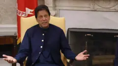 خان