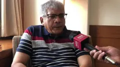 बिहार विधानसभा चुनाव में प्रकाश आंबेडकर की पार्टी वंचित बहुजन आघाड़ी भी मैदान पर है.